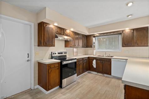 161 Canterbury Road Elyria OH 44035