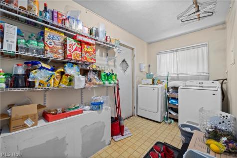 161 Canterbury Road Elyria OH 44035
