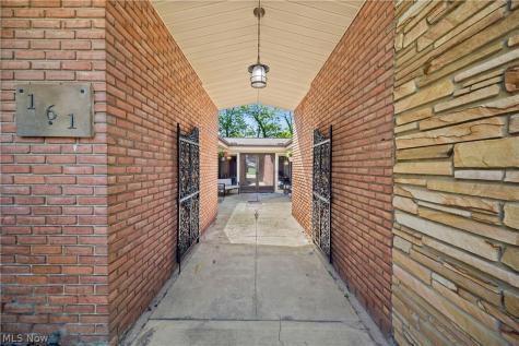 161 Canterbury Road Elyria OH 44035