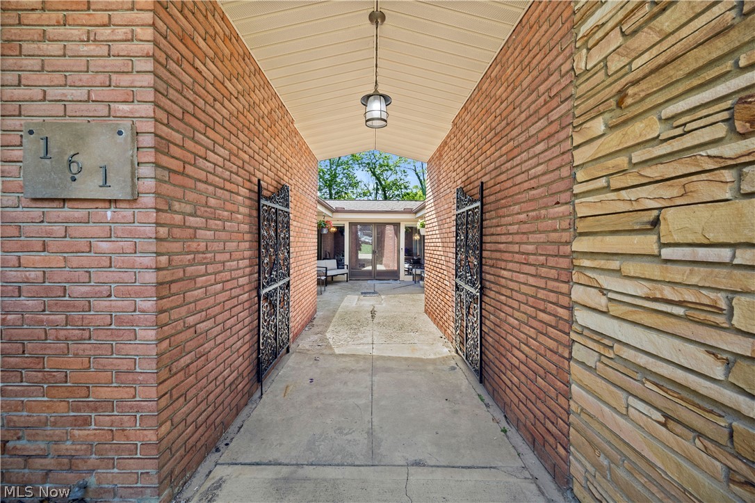 161 Canterbury Road Elyria OH 44035