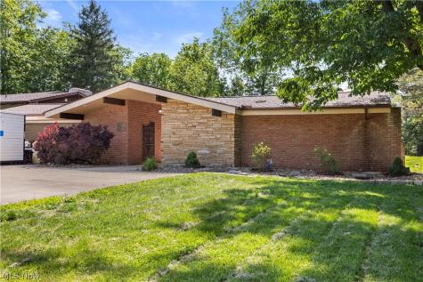 161 Canterbury Road Elyria OH 44035