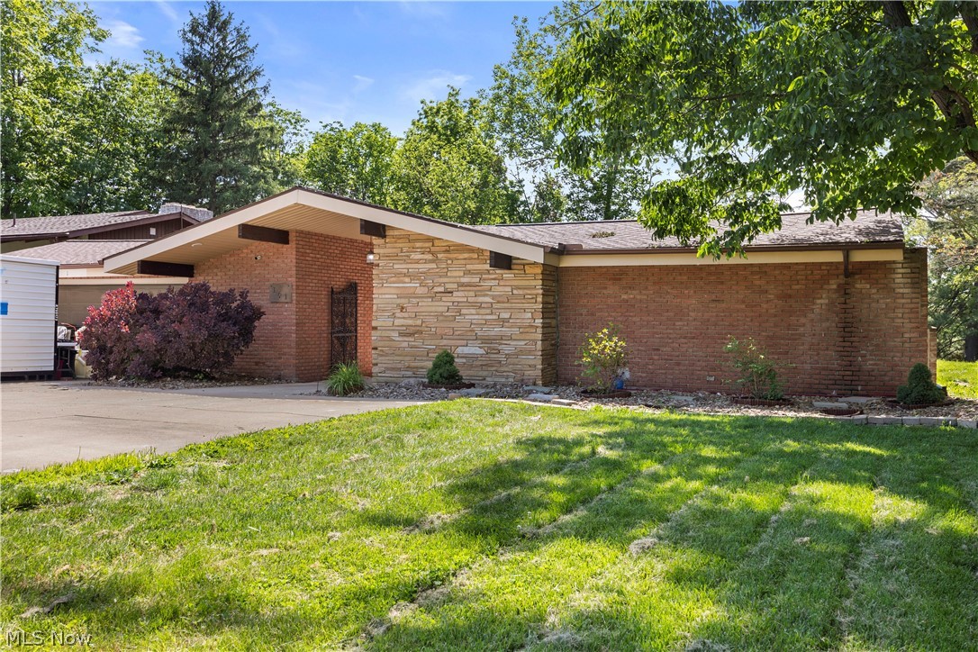 161 Canterbury Road Elyria OH 44035