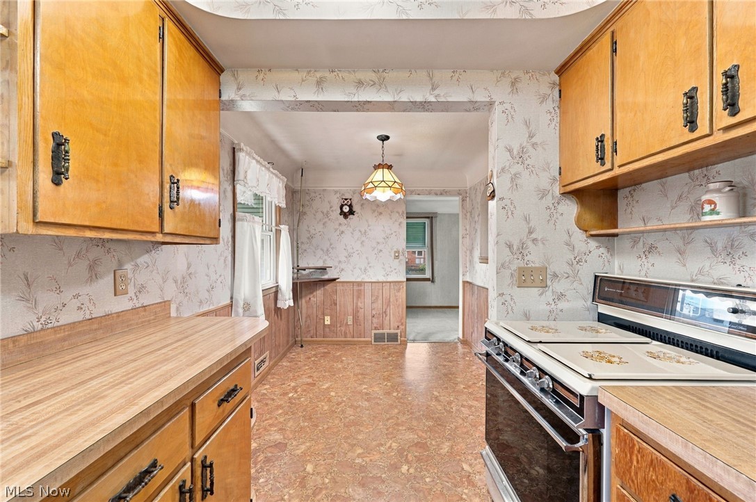 15402 Louis Avenue Cleveland OH 44135