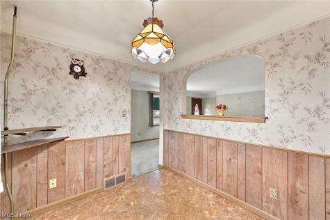 15402 Louis Avenue Cleveland OH 44135
