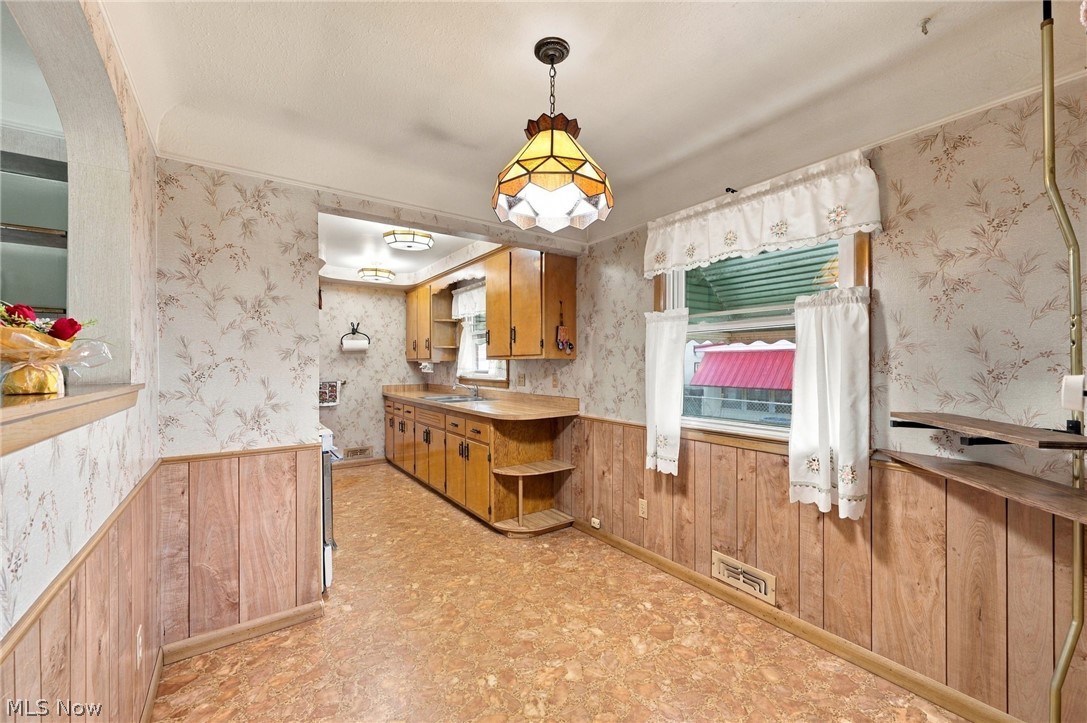 15402 Louis Avenue Cleveland OH 44135