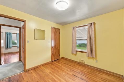 15402 Louis Avenue Cleveland OH 44135