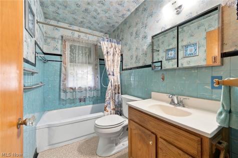 15402 Louis Avenue Cleveland OH 44135