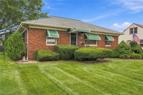 15402 Louis Avenue Cleveland OH 44135