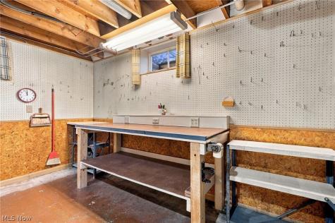 15402 Louis Avenue Cleveland OH 44135
