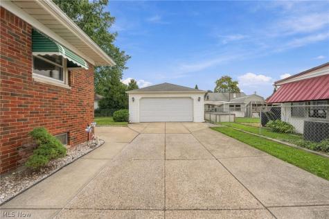 15402 Louis Avenue Cleveland OH 44135