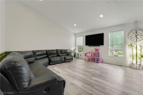10449 Maryland Street Aurora OH 44202