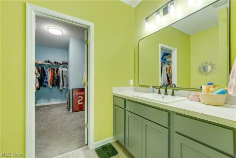 10449 Maryland Street Aurora OH 44202
