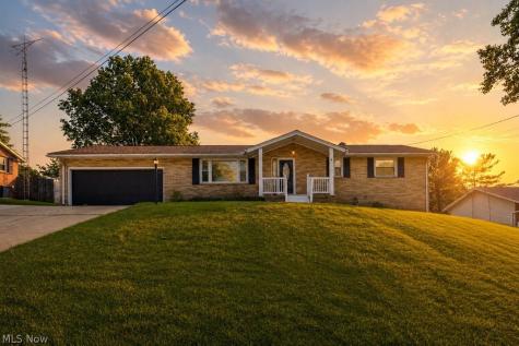 1704 Plymouth Knoll Avenue NW Massillon OH 44646