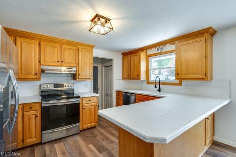 1704 Plymouth Knoll Avenue NW Massillon OH 44646