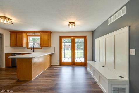 1704 Plymouth Knoll Avenue NW Massillon OH 44646