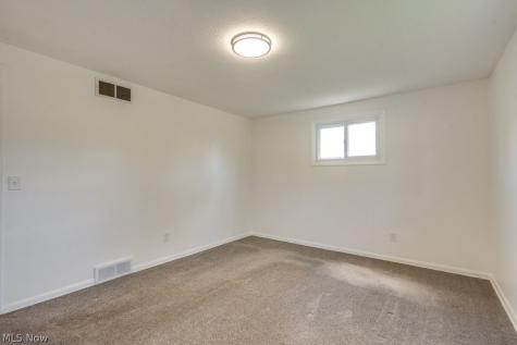 1704 Plymouth Knoll Avenue NW Massillon OH 44646