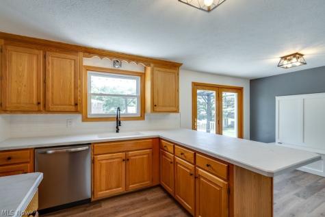 1704 Plymouth Knoll Avenue NW Massillon OH 44646
