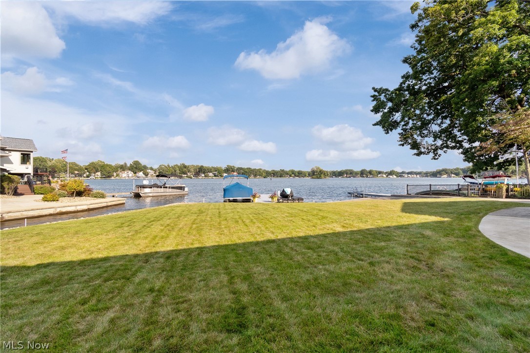 211 Oak Grove Drive Akron OH 44319