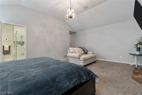 211 Oak Grove Drive Akron OH 44319