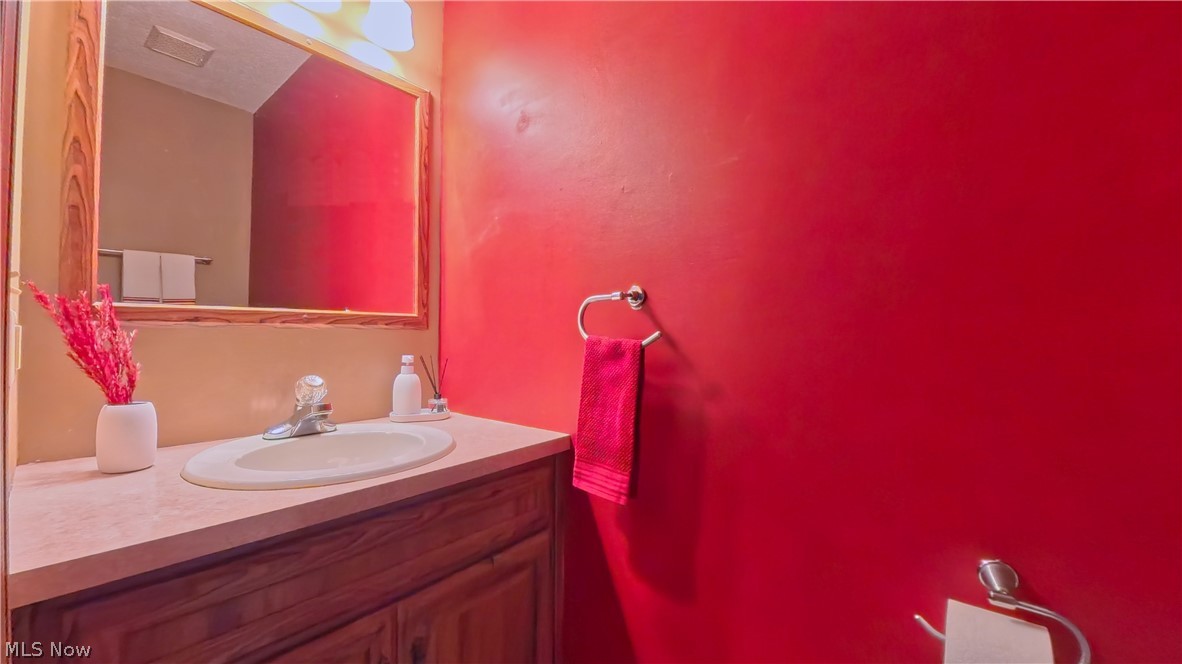1660 Squaw Creek Drive Girard OH 44420