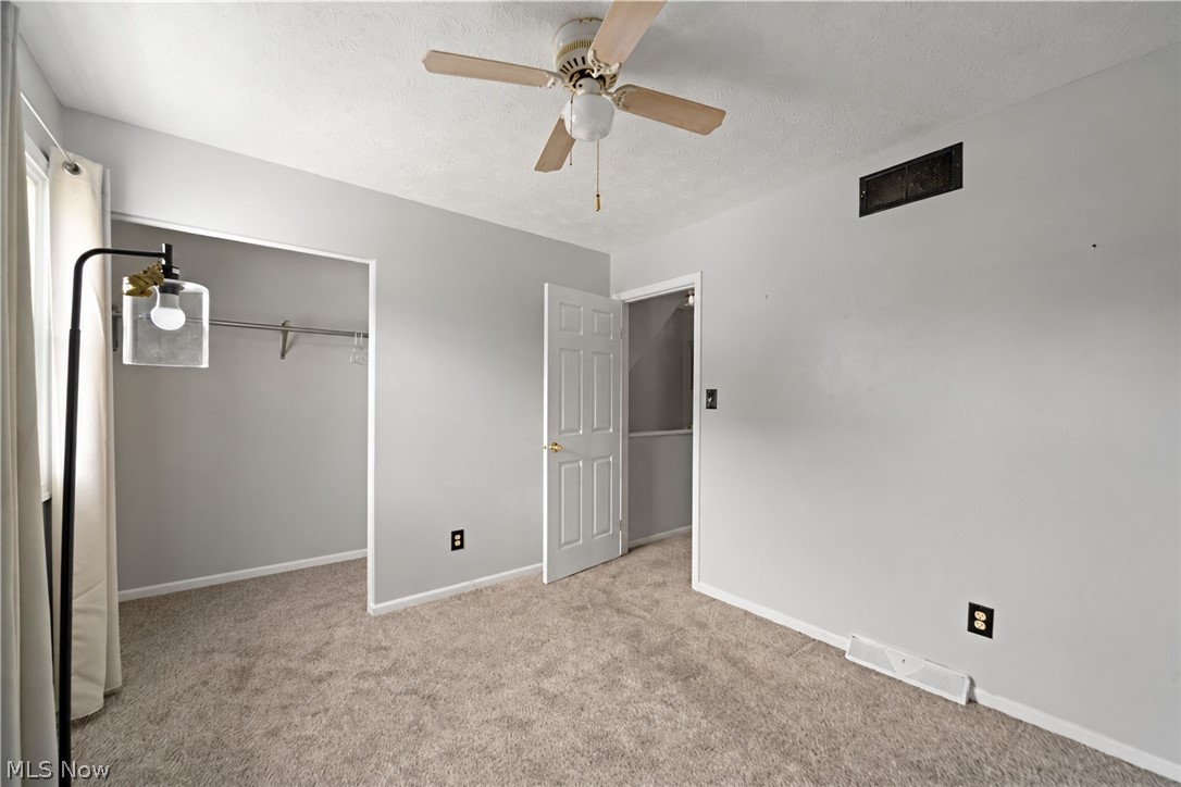 2382 Penny Lane Youngstown OH 44515