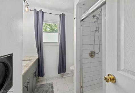 2382 Penny Lane Youngstown OH 44515