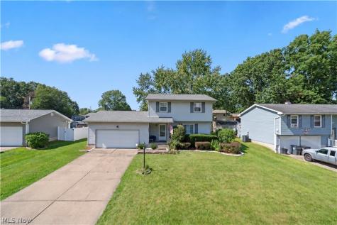 2382 Penny Lane Youngstown OH 44515