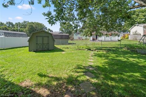 2382 Penny Lane Youngstown OH 44515