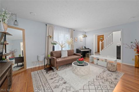 2382 Penny Lane Youngstown OH 44515