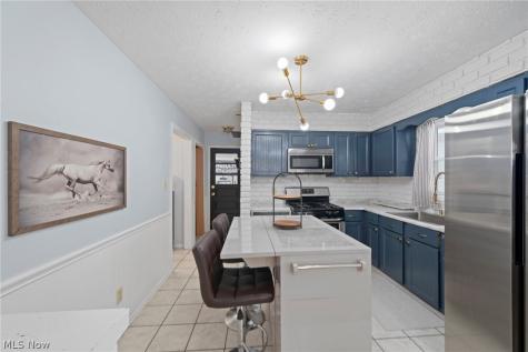 2382 Penny Lane Youngstown OH 44515