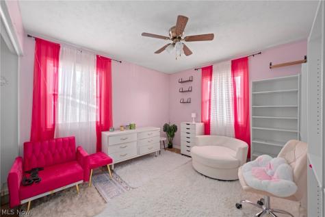2382 Penny Lane Youngstown OH 44515