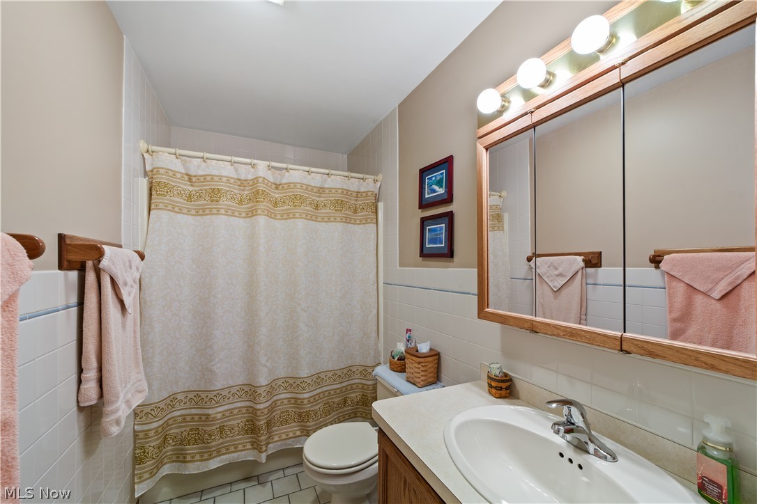 42479 Adelbert Street Elyria OH 44035