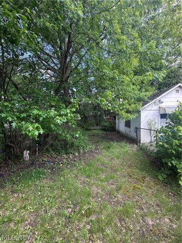 855 Beardsley Street Akron OH 44311