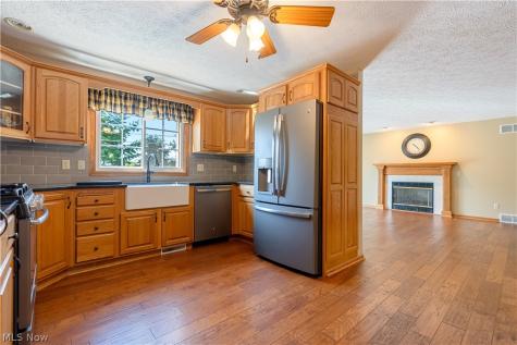 2032 Walsh Street Louisville OH 44641