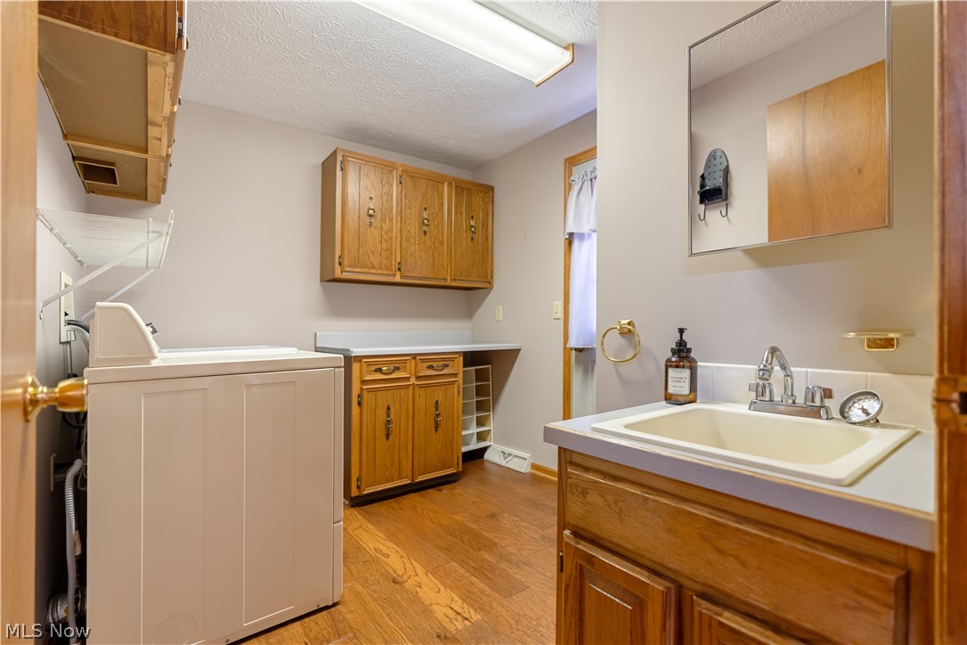 2032 Walsh Street Louisville OH 44641