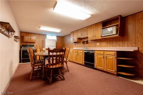 2032 Walsh Street Louisville OH 44641