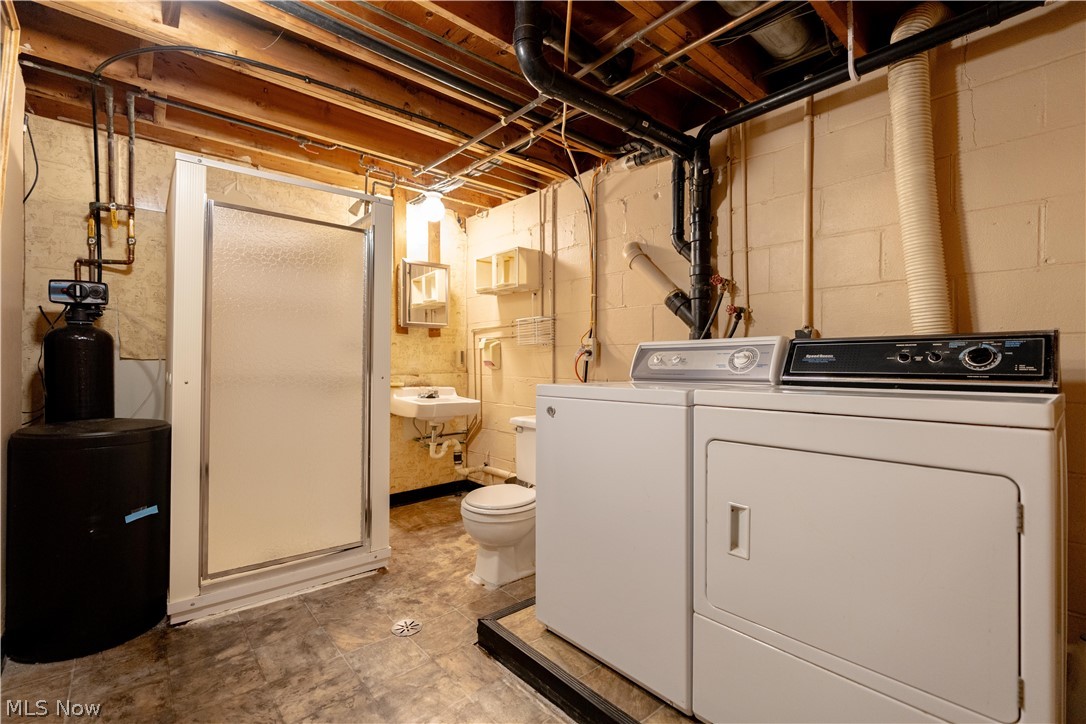 2032 Walsh Street Louisville OH 44641
