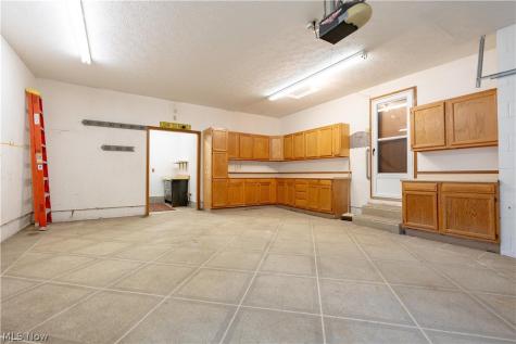 2032 Walsh Street Louisville OH 44641