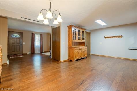2032 Walsh Street Louisville OH 44641
