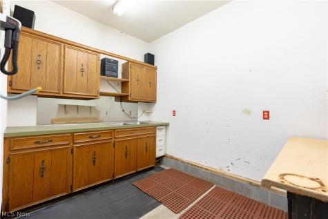 2032 Walsh Street Louisville OH 44641