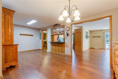 2032 Walsh Street Louisville OH 44641