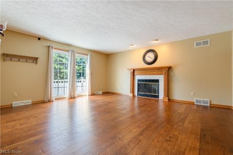 2032 Walsh Street Louisville OH 44641
