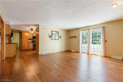 2032 Walsh Street Louisville OH 44641