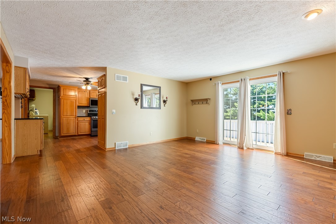 2032 Walsh Street Louisville OH 44641