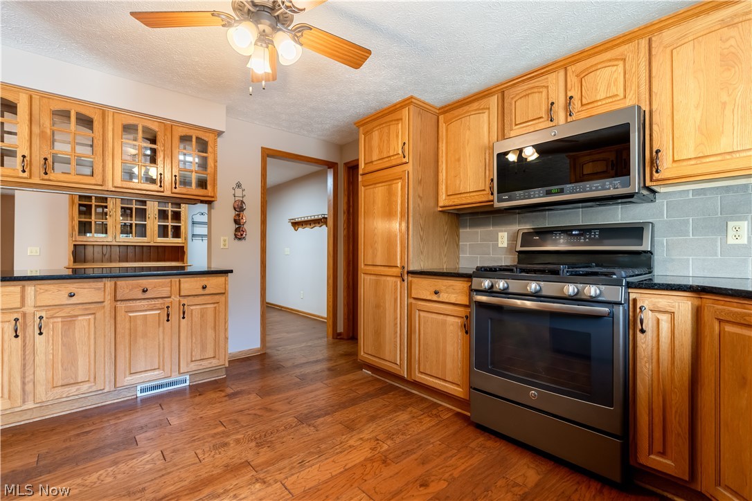 2032 Walsh Street Louisville OH 44641