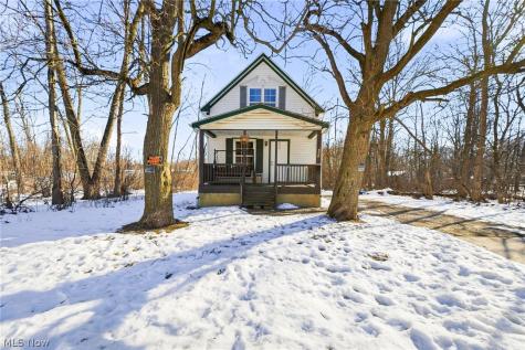 3323 Dallas Avenue Lorain OH 44055