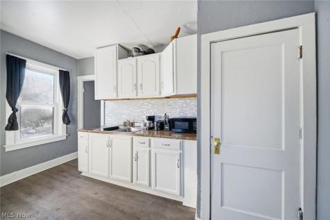3323 Dallas Avenue Lorain OH 44055