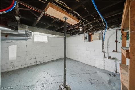 1512 Bonnot Place NE Canton OH 44705