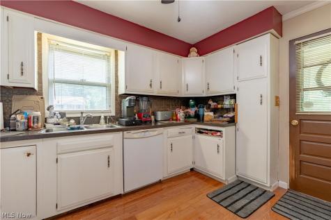 58 Manito Trail Malvern OH 44644