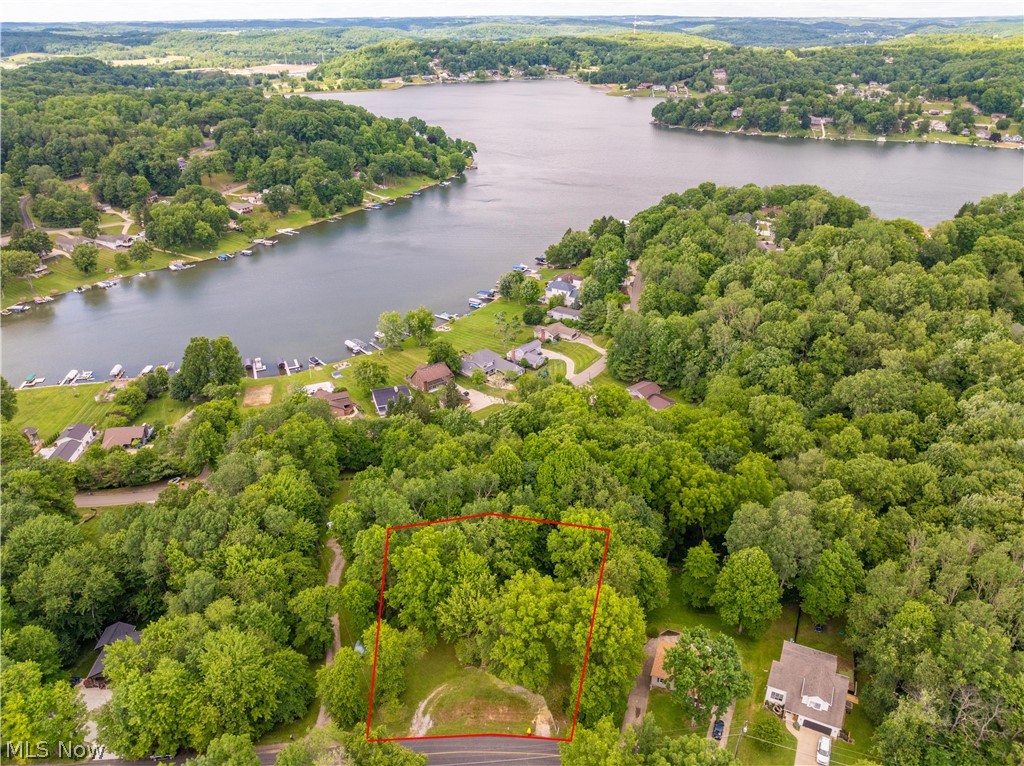 58 Manito Trail Malvern OH 44644